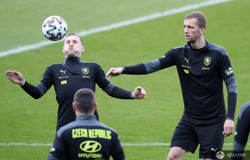 惊艳亮相 惊艳亮相