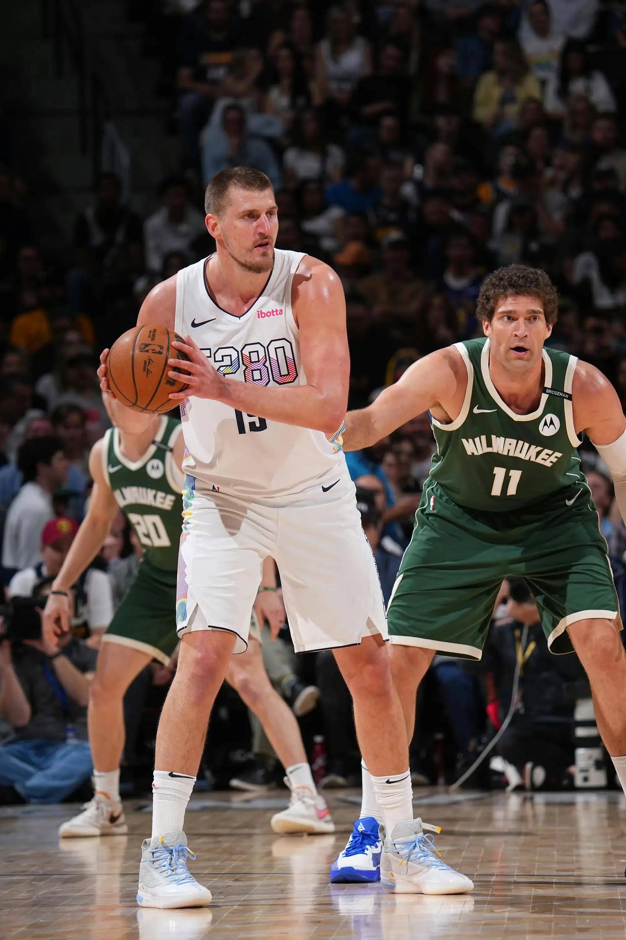 前中国足球 前中国足球